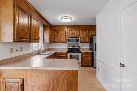19606 Grasmere Pl, Cornelius, NC 28031 photo 11