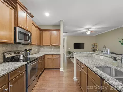 4648 Craigmoss Ln, Charlotte, NC 28278