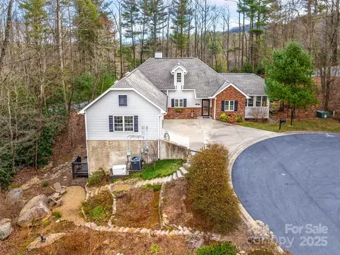 107 Spring Heights Ct, Hendersonville, NC 28791