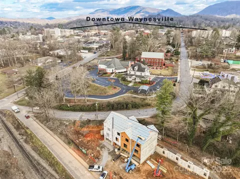 41 Richland St, Waynesville, NC 28786