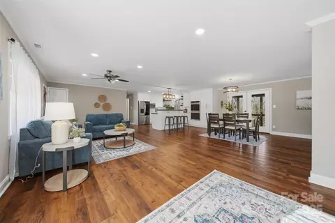Living - 315 Skyline Rd, Hickory, NC 28601 photo 4 of 8