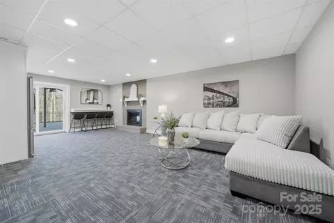 Living - 315 Skyline Rd, Hickory, NC 28601 photo 8 of 8