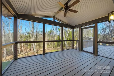 Exterior - 315 Skyline Rd, Hickory, NC 28601 photo 1 of 6