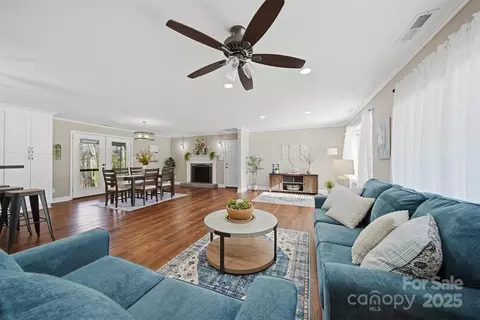 Living - 315 Skyline Rd, Hickory, NC 28601 photo 1 of 8