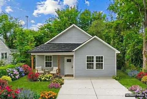 905 Holt St, Lexington, NC 27292