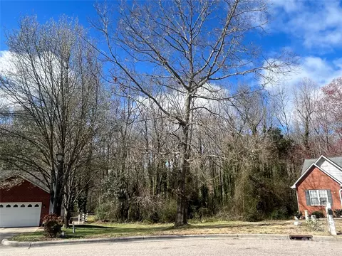 570 Marigold Dr, Kannapolis, NC 28083