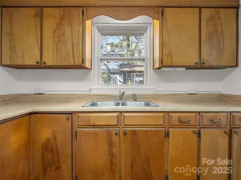 Kitchen - 155 Whitney Ave, Tryon, NC 28782 photo 2 of 3