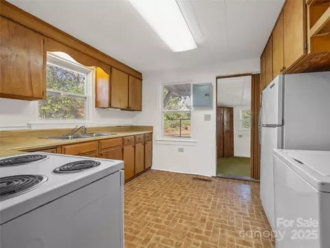 Kitchen - 155 Whitney Ave, Tryon, NC 28782 photo 1 of 3