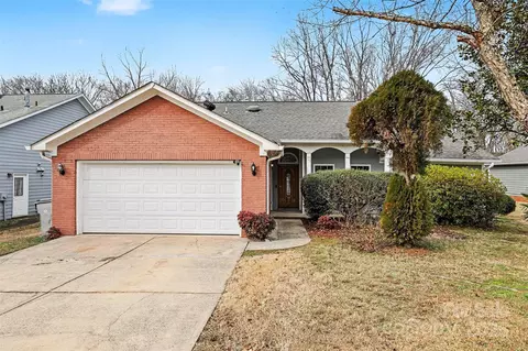 12145 Landing Green Dr, Charlotte, NC 28277