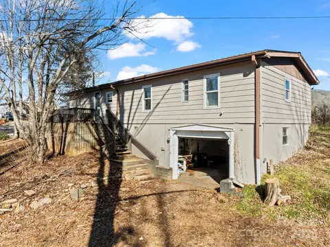 55 Katydid Ln, Franklin, NC 28734