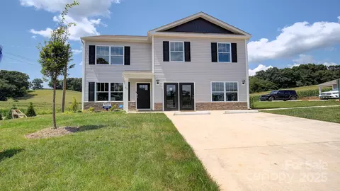 23 Callie River Ct, Clyde, NC 28721