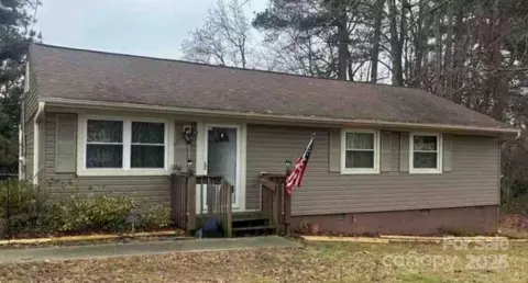 203 Buckskin Dr, Gastonia, NC 28052