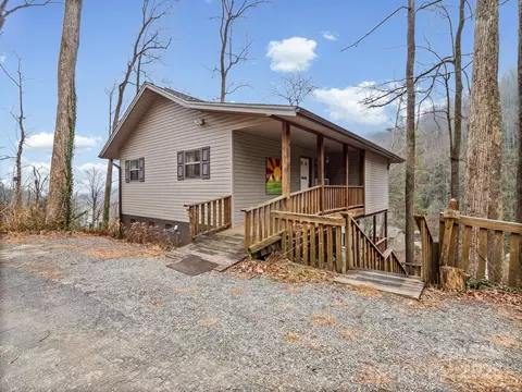 950 Main 5 St #5, Chimney Rock, NC 28720