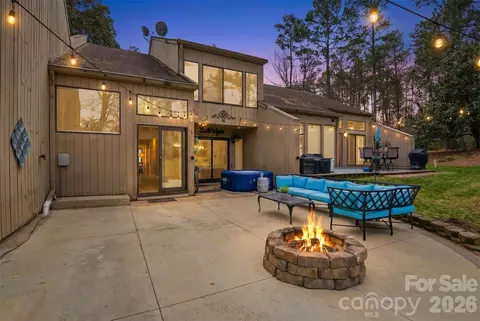 234 Riverview Ter, Clover, SC 29710