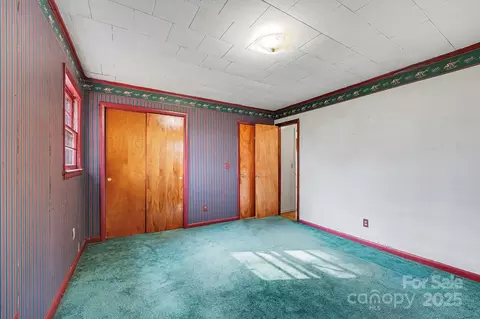 Bedroom - 3442 Lester St, Conover, NC 28613 photo 3 of 5