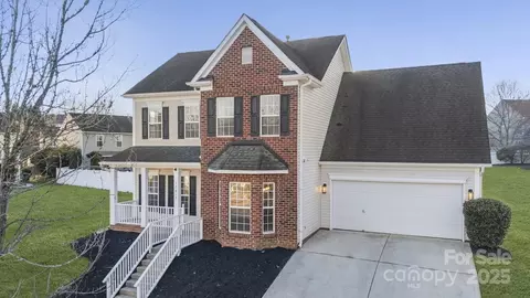12617 Coral Sunrise Dr, Huntersville, NC 28078