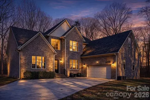 1409 Bloomsberry Ln, Waxhaw, NC 28173