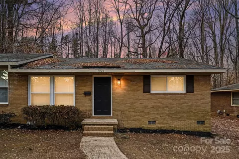 5003 Lakecrest Dr, Charlotte, NC 28215