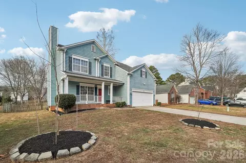 8426 Red Cypress Ct, Charlotte, NC 28216