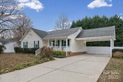 2306 Kestrel Dr, Rock Hill, SC 29732