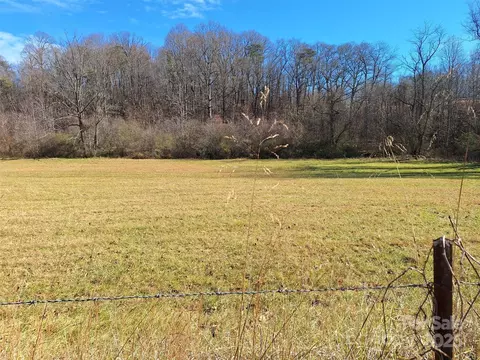 40 Georges Branch Rd, Candler, NC 28715