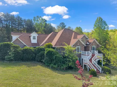 92 Rodaeo Dr, Columbus, NC 28722