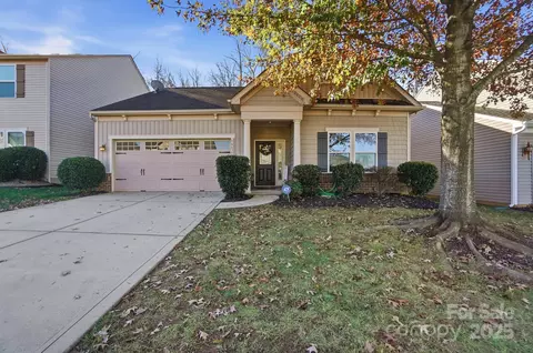16635 Crimson Sargent Dr, Charlotte, NC 28213