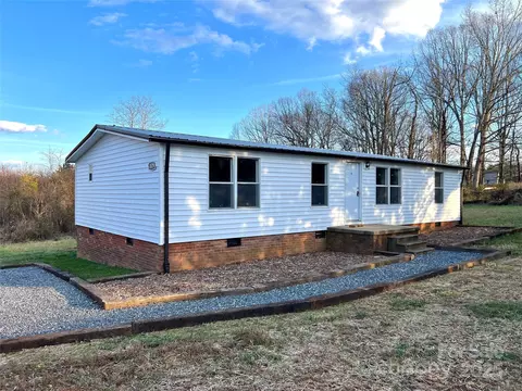 1879 Gaynell St, Conover, NC 28613