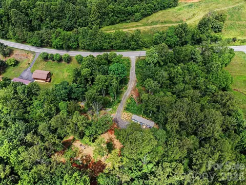 View/Area - 2828 E Pine St, Mount Airy, NC 27030 photo 2 of 7