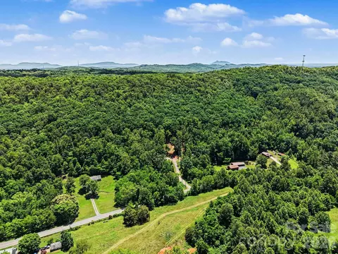 View/Area - 2828 E Pine St, Mount Airy, NC 27030 photo 4 of 7