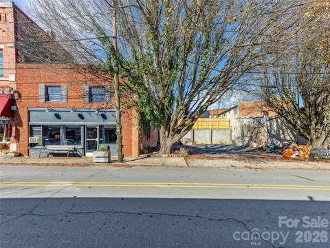 204 Sutton Ave, Black Mountain, NC 28711