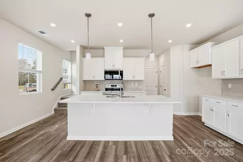 2135 Vinyasa Ln, Charlotte, NC 28215