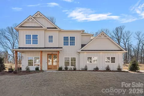 4619 Serenity Woods Ct, Charlotte, NC 28216