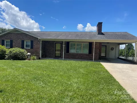 2963 Freezer Locker Rd, Hudson, NC 28638