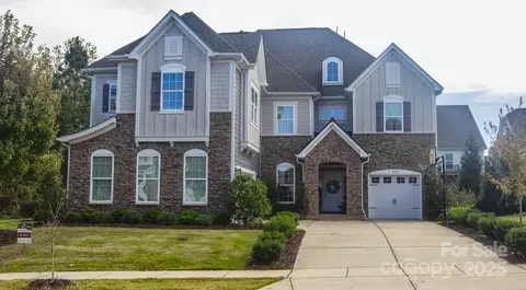 2889 Creekview Dr, Waxhaw, NC 28173