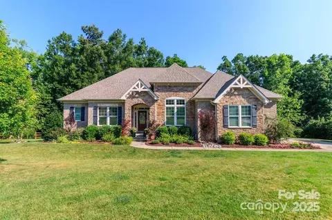 4012 Crismark Dr, Indian Trail, NC 28079
