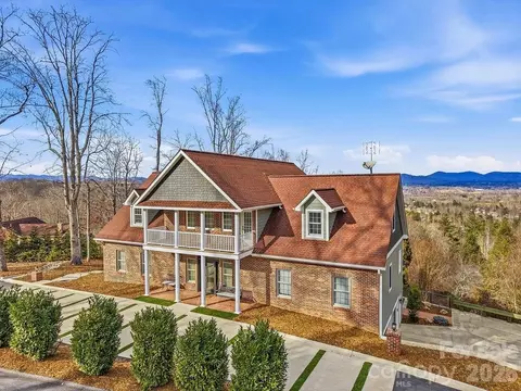 38 Sweetwater Oaks Dr, Fletcher, NC 28732