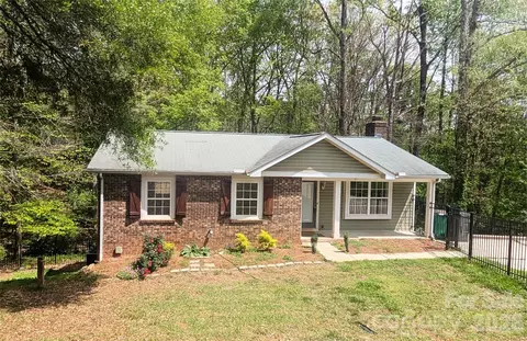 8443 Shiredale Ln, Charlotte, NC 28212
