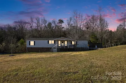 3560 New Potato Dr, Kannapolis, NC 28083