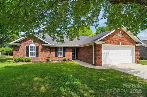 8309 Emily Dr, Harrisburg, NC 28075