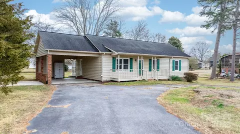 4012 24th Street Ne Pl NE, Hickory, NC 28601