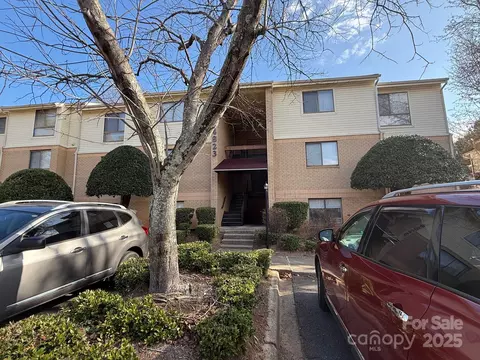 4823 Spring Lake A Dr #A, Charlotte, NC 28212