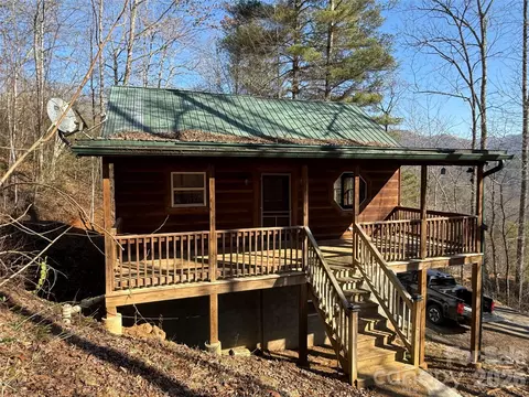 Exterior - 39 Honeysuckle Ln, Sylva, NC 28779 photo 2 of 5