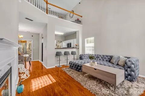 8622 Woodhill Manor Ct, Charlotte, NC 28215
