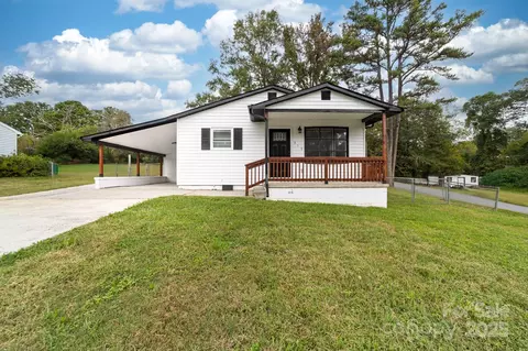 317 E Louisiana Ave, Bessemer City, NC 28016