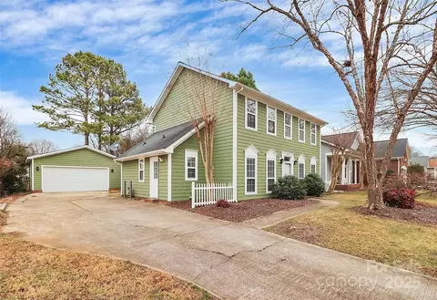 12313 Landing Green Dr, Charlotte, NC 28277
