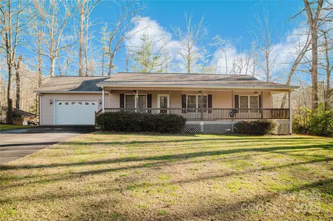 159 W Sweetbriar Ln, Etowah, NC 28729