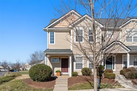 17525 Caldwell Track Dr, Cornelius, NC 28031
