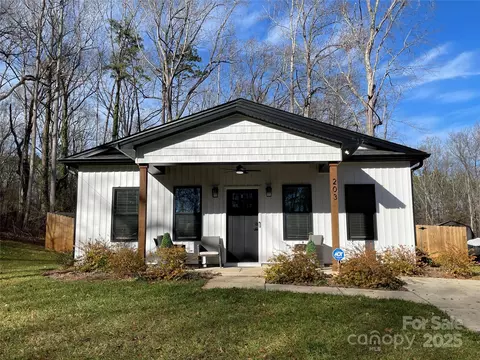 203 Payne St, Mount Holly, NC 28120