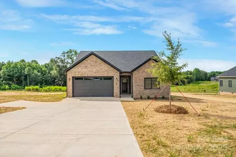 681 S Grove St, Lincolnton, NC 28092